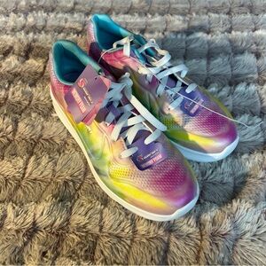 S sport by skechers Girl Sneakers
Size 4